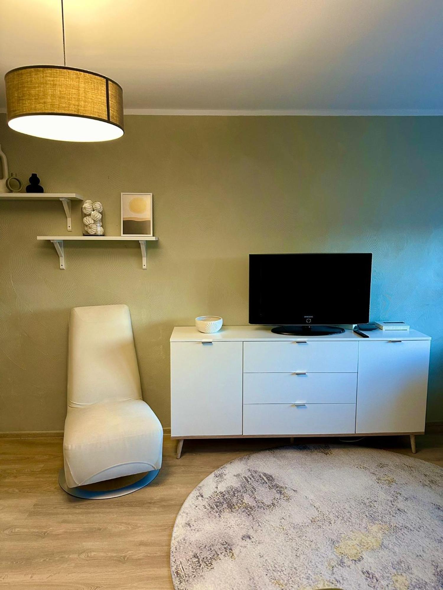 Sunny Apartment, 7 Min With Tram To The Old Town Tallinn Exterior photo